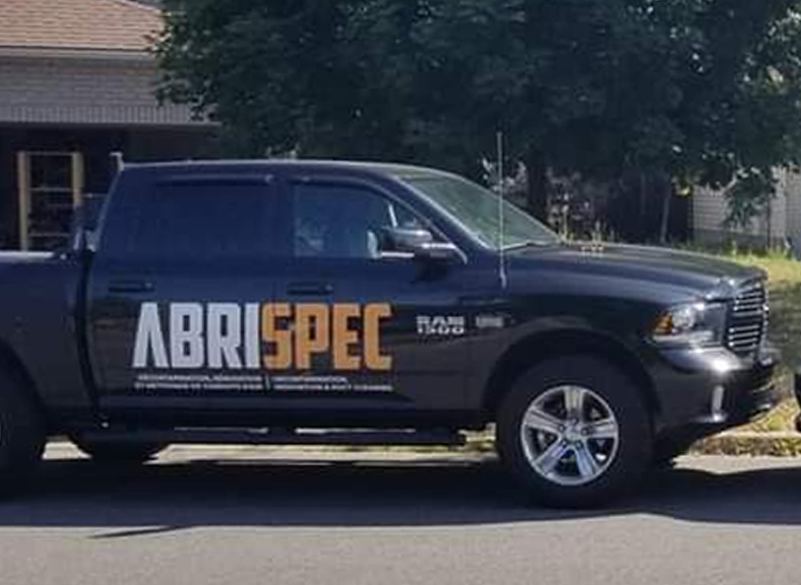 Camions de l'équipe Abri Spec