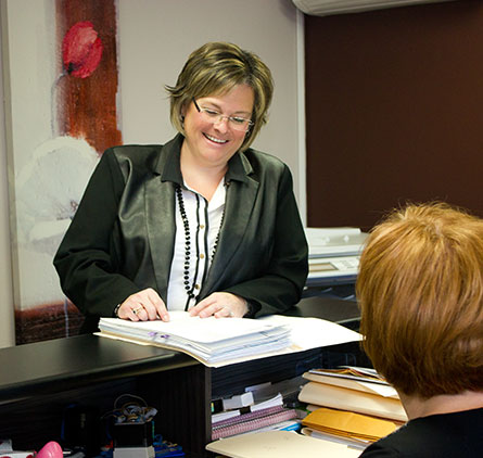 Me Sylvie Lortie et sa réceptionniste
